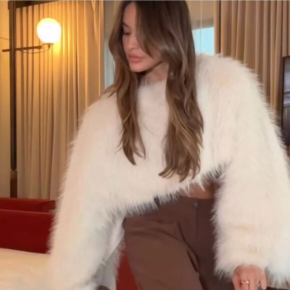 Zara FAUX FUR SWEATSHIRT LIMITED EDITION  FUR SWEATSHIRT Jacket Cape Coat - Picture 11 of 16